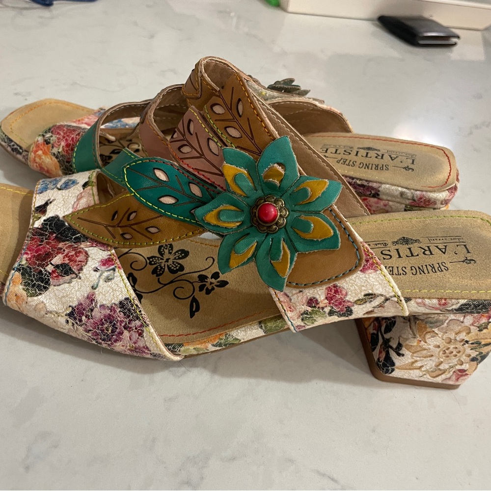 L'ATISTE Women's Floral Heels - Multicolor